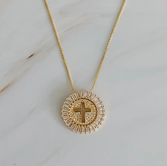 Shine circle cross necklace